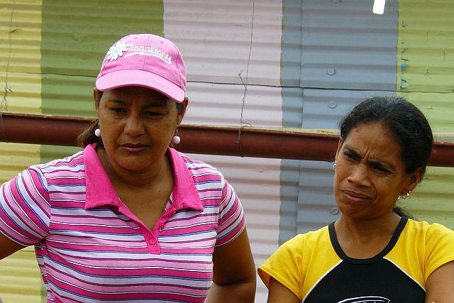 Zwei Sprecherinnen des Consejo Comunal