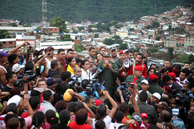 Präsident Chávez spricht mit den Bewohnern von La Pedrera