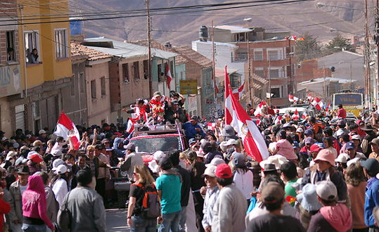 Gefeiert: Rückkehr der Verhandlungsführer nach Potosí