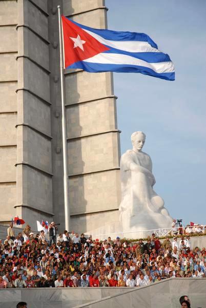 Vor dem Ehrenmal für José Martí auf dem Platz der Revolution