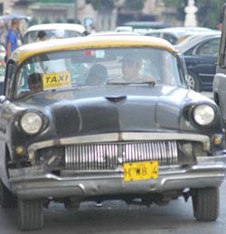 Alter Chevrolet-Straßenkreuzer als Taxi
