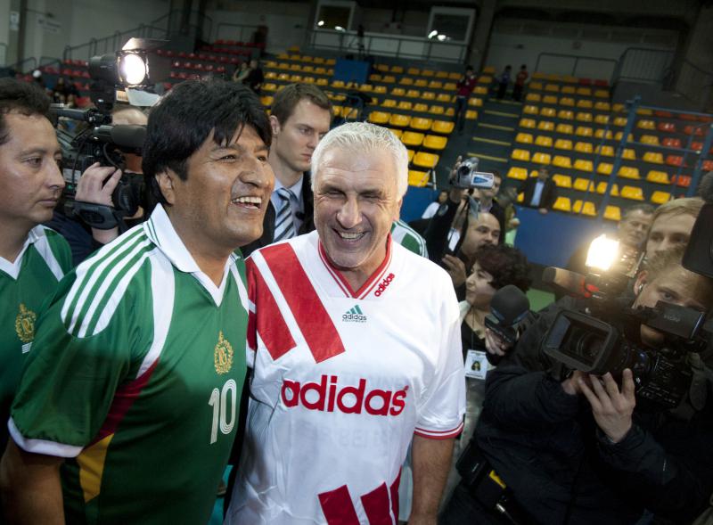 Evo Morales und Österreichs Fußball-Idol Hans Krankl