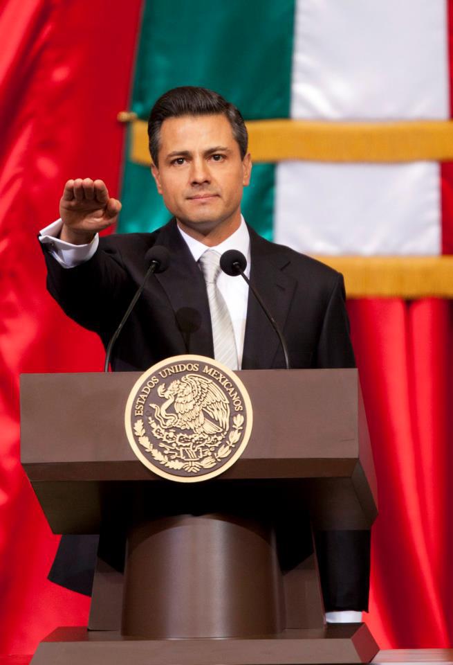 Enrique Peña Nieto bei Schwur der Treue in Abgeordnetenkammer
