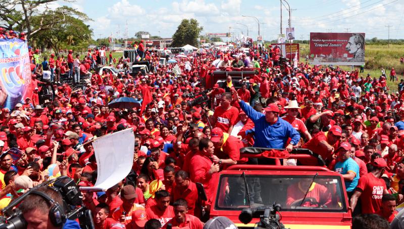 Chávez bei Kundgebung in Barinas