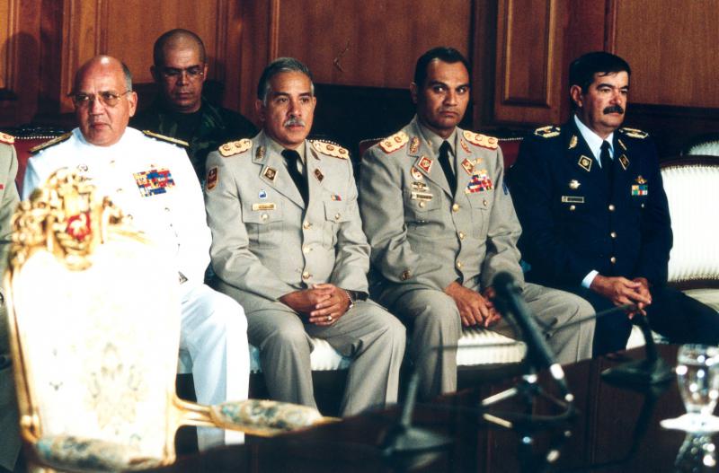 Am Putsch beteiligte Militärs (links Vizeadmiral Héctor Ramírez Pérez, der Verteidigungsminister der Putschregierung) Am Putsch beteiligte Militärs (links Vizeadmiral Héctor Ramírez Pérez, der Verteidigungsminister der Putschregierung)