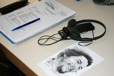 Zum Equipment der Gäste aus über 30 Staaten gehörten auch Kopfhörer für die Übersetzung Zum Equipment der Gäste aus über 30 Staaten gehörten auch Kopfhörer für die Übersetzung