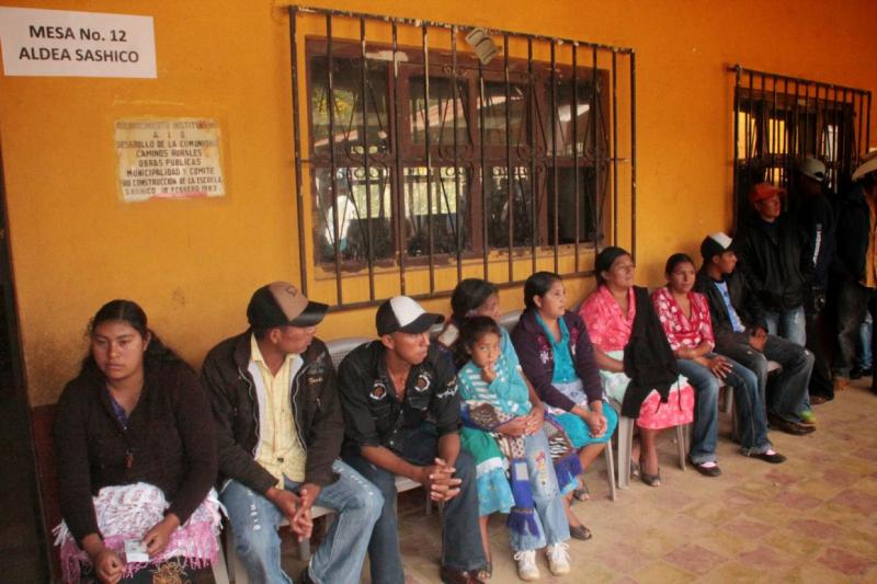 Vor einem Wahllokal in Jalapa am Sonntag