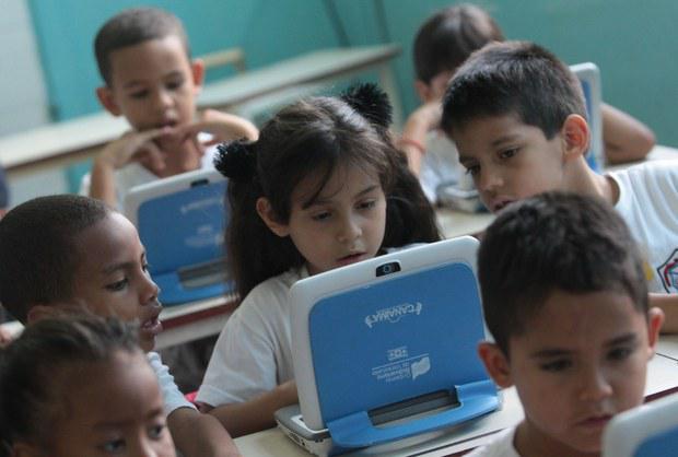 2,35 Millionen Kinder bekamen bislang von der venezolanischen Regierung kostenlos einen Canaima-Computer