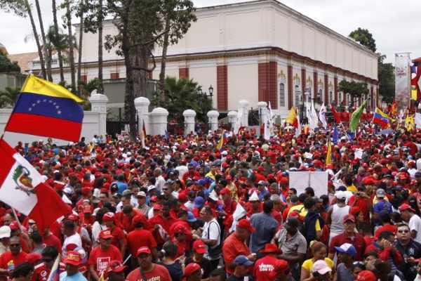 Vor dem Präsidentenpalast Miraflores