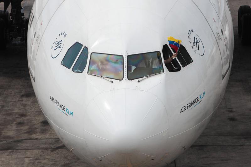 Air-France-Flugzeug mit Venezuela-Fahne
