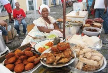 Die Baianas verkaufen traditionelle Speisen mit afrikanischen Einflüssen
