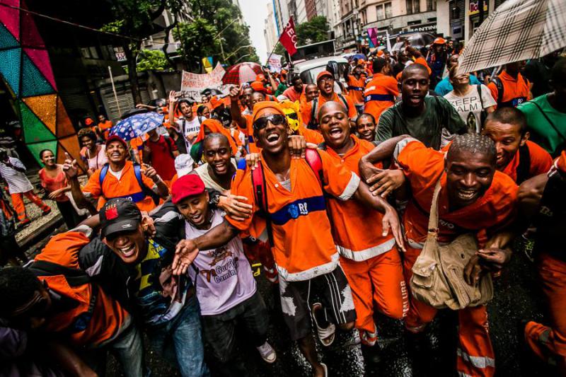 Feier des erfolgreichen Streiks in der Innenstadt von Rio