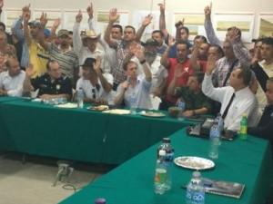 Treffen zwischen der mexikanischen Regierung und Vertretern der  Selbstverteidigungs-Gruppen  von Michoacán