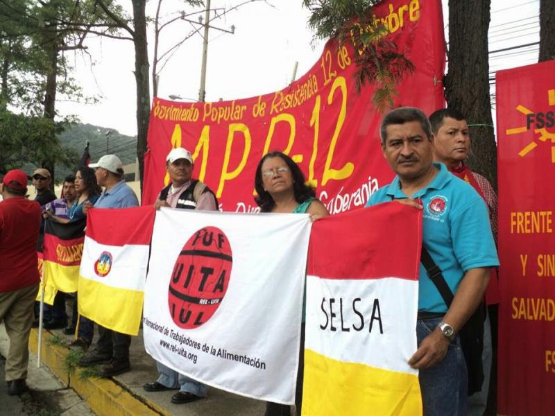 Bauernorganisationen protestierten am 6. Juni vor der US-Botschaft in San Salvador