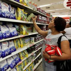 Der Verkauf von Grundnahrungsmitteln in Supermärkten soll künftig in Venezuela strenger kontrolliert werden