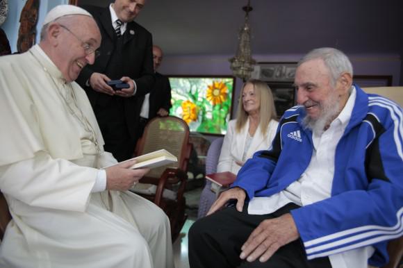 Nach der Messe traf Franziskus mit Revolutionsführer Fidel Castro und seiner Frau Dalia Soto del Valle Jorge zusammen