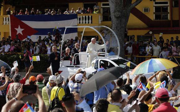 Am Montag kam der Papst zu einer Messe nach Holguin Am Montag kam der Papst zu einer Messe nach Holguin