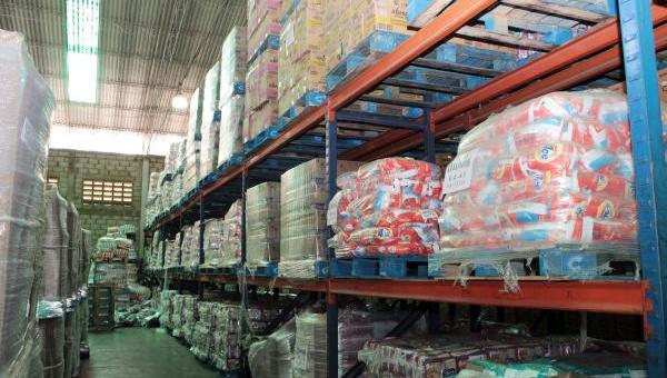 Die Lager des Unternehmens Herrera C.A. sind mit Gütern voll, die in den Supermärkten fehlen