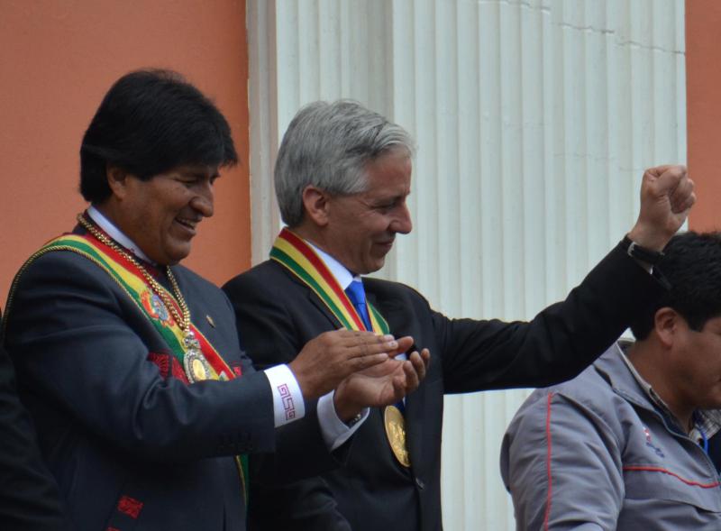 Präsident  Morales und sein Vize Linera nach der offiziellen Amtseinführung