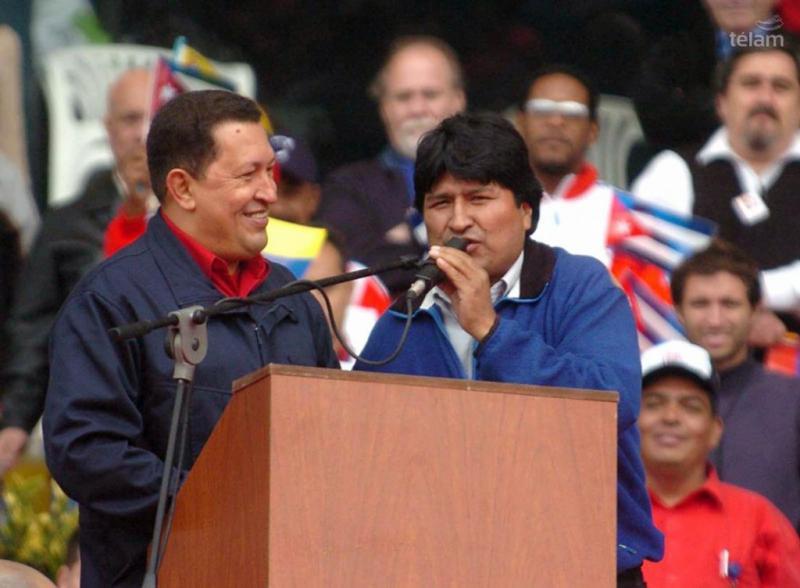 Hugo Chávez und Evo Morales, damals noch Präsidentschaftskandidat der Bewegung zum Sozialismus in Bolivien, beim Völkergipfel in Mar del Plata