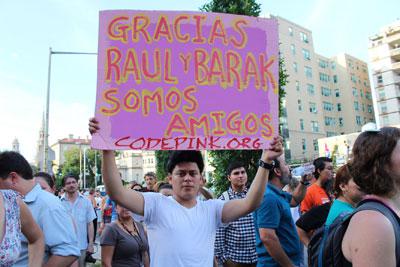 Code Pink, eine NGO gegen Rassismus und für Frieden, hatte zur "Party vor der kubanischen Botschaft" aufgerufen, um die Eröffnung zu feiern