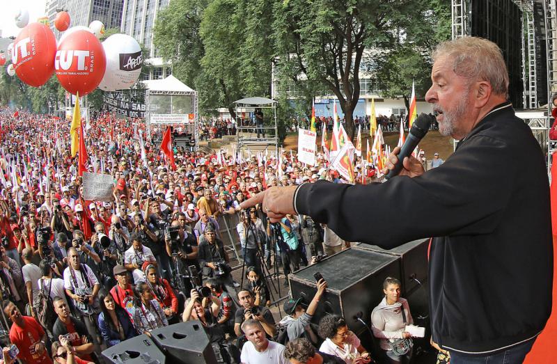 Auf der Abschlusskundgebung sprach auch Ex-Präsident Luiz Inácio Lula da Silva Auf der Abschlusskundgebung sprach auch Ex-Präsident Luiz Inácio Lula da Silva
