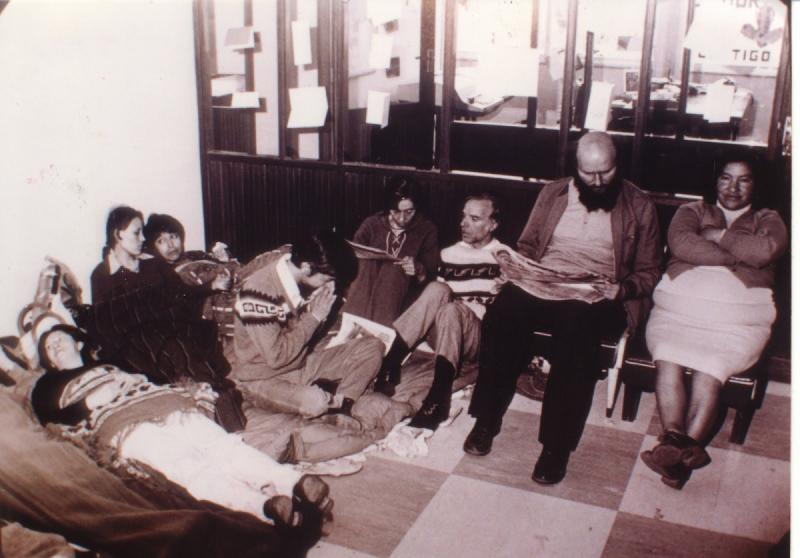 Luis Espinal (dritter von rechts) während des Hungerstreiks 1977