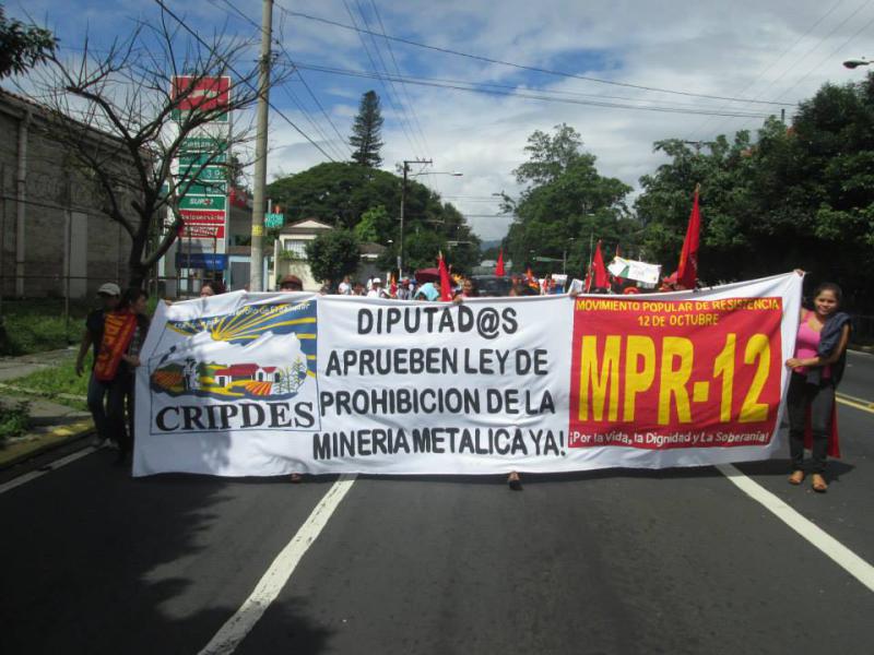 Demonstration gegen den Goldabbau in El Salvador.