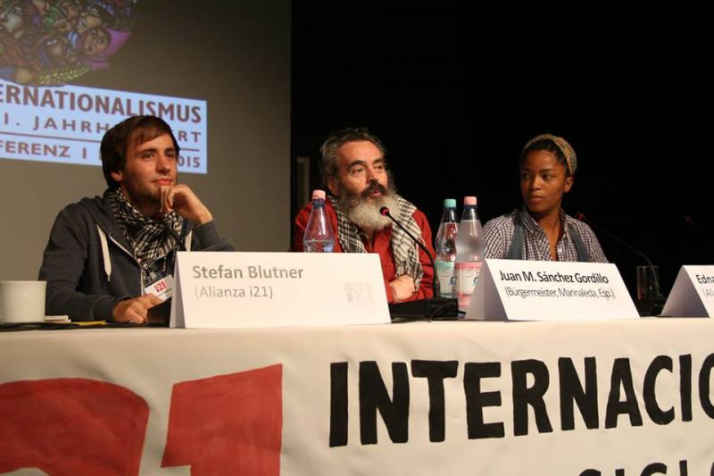 Zum Abschluss sprachen Stefan Blutner, Sánchez Gordillo aus Andalusien (Bürgermeister von Marinaleda) und Edna Martínez über praktischen Internationalismus und zogen ein Resümee der Konferenz und der Veranstaltungswoche