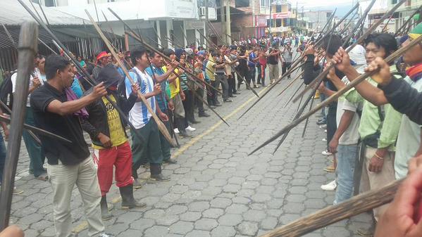 Shuar und Achuar-Indigene am Donnerstag in der Provinzhauptstadt Macas