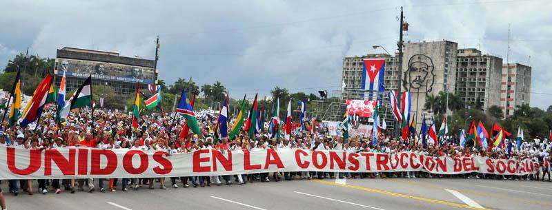 Transparent in Havanna: "Vereint im Aufbau des Sozialismus"
