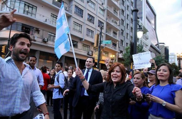 Demonstration der Opposition in Ecuadors größter Stadt, Guayaquil