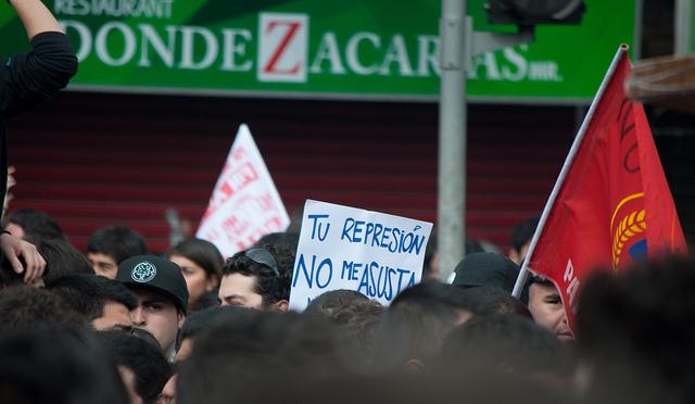 "Eure Repression schüchtert mich nicht ein" – Transparent in Santiago de Chile im Jahr 2011