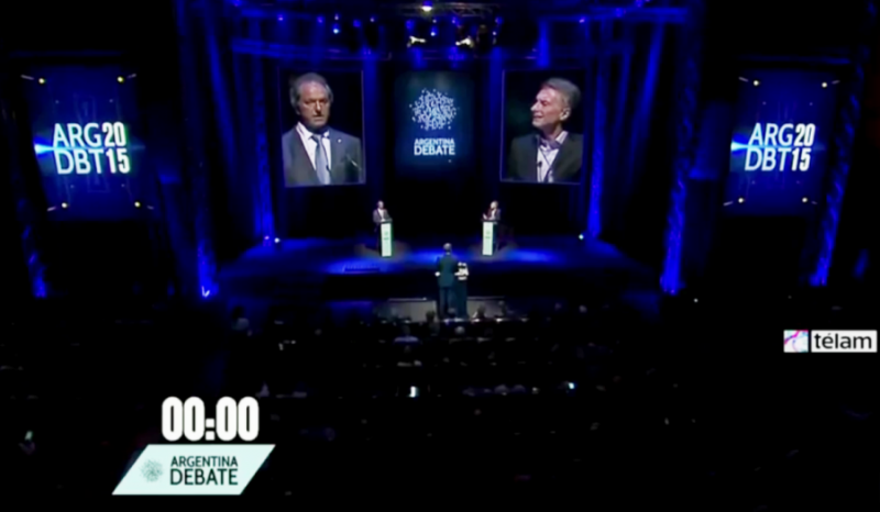 Daniel Scioli (links) und Mauricio Macri beim "Fernsehduell" am 15. November