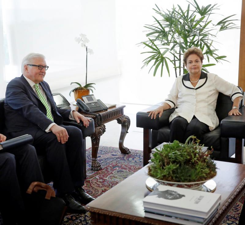 Außenminister Frank Walter Steinmeier und Brasiliens Regierungschefin Dilma Roussef