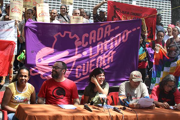 Aktivisten stellen die Kampagne auf dem Plaza Bolívar in Caracas vor