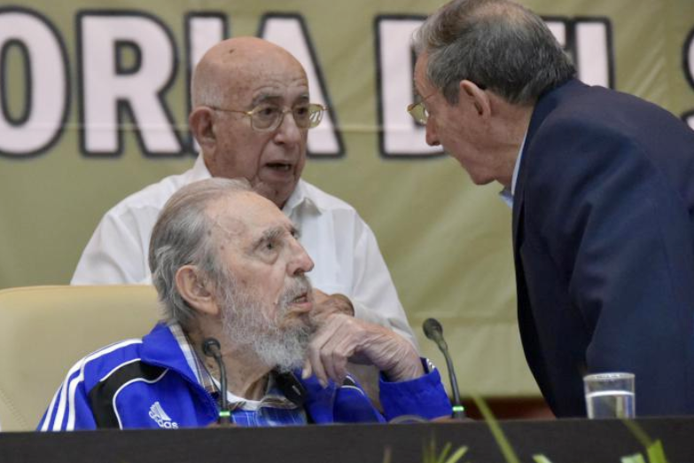 Fidel und Raúl Castro und José Ramón Machado Ventura - drei Vertreter der historischen Generation der Revolution in Kuba