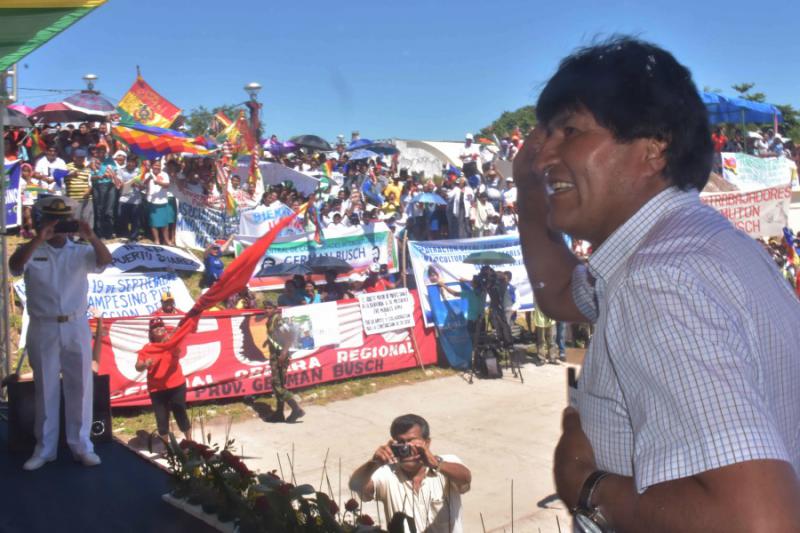Präsident Morales beim öffentlichen Akt zur Unterzeichnung des Vertrages