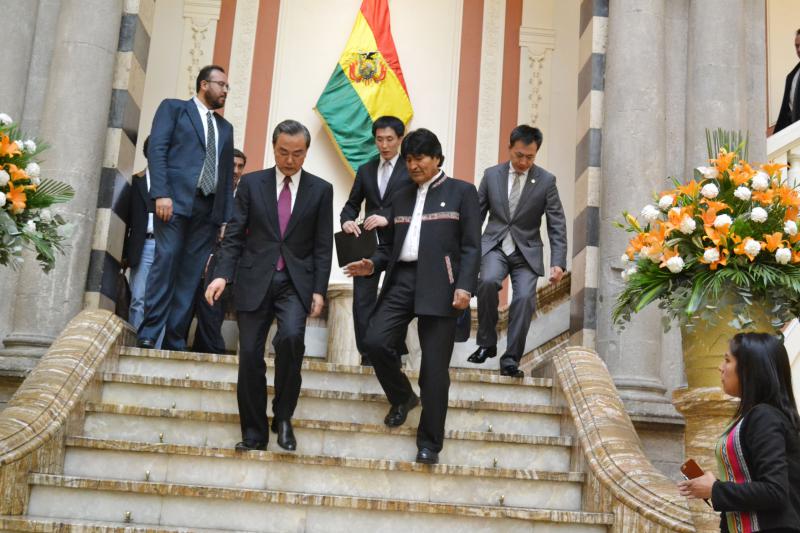Morales und Wang Yi am Donnerstag in La Paz
