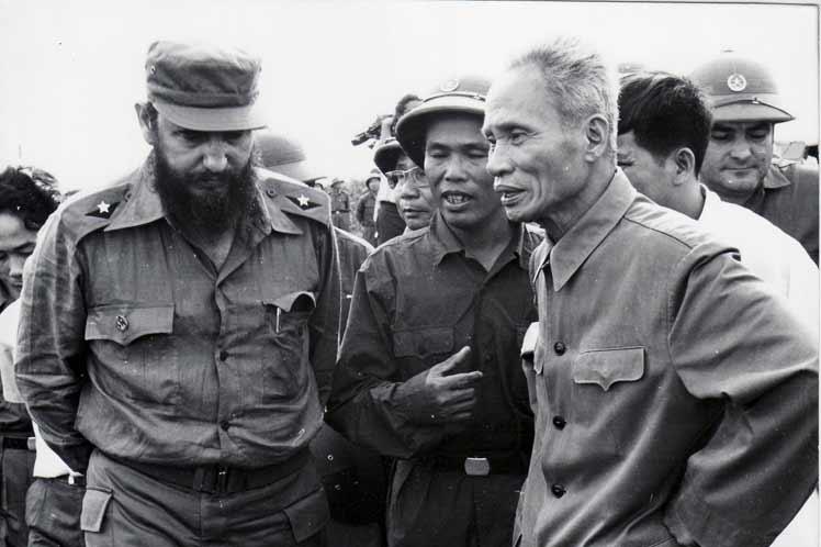 Fidel Castro besuchte im Jahr 1973 die vom Viecong befreite Provinz Quang Tri. Kuba half dort beim Wiederaufbau