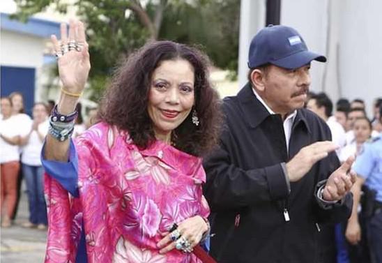 Daniel Ortega und Rosario Murillo bei der Abschlussveranstaltung der Wahlkampagne