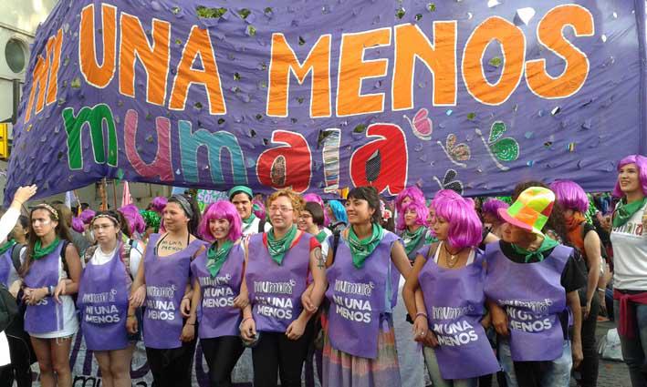 "Nicht eine weniger" – unter diesem Motto organisieren Frauen im ganzen Land die Kampagne gegen Frauenmorde