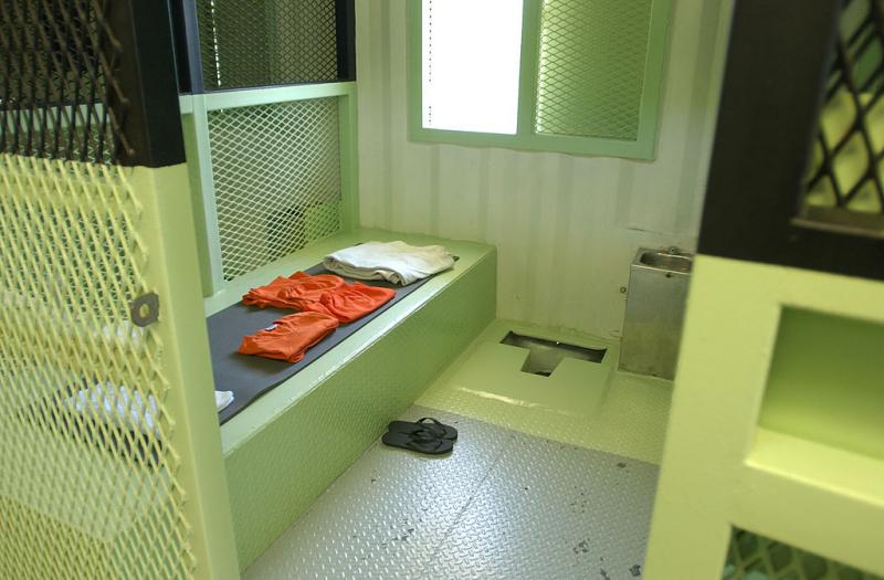 Bilduntertitel des US-Verteidigungsministeriums: "Zelle eines nicht-renitenten Gefangenen" im Camp Delta der Guantanamo Bay Naval Base