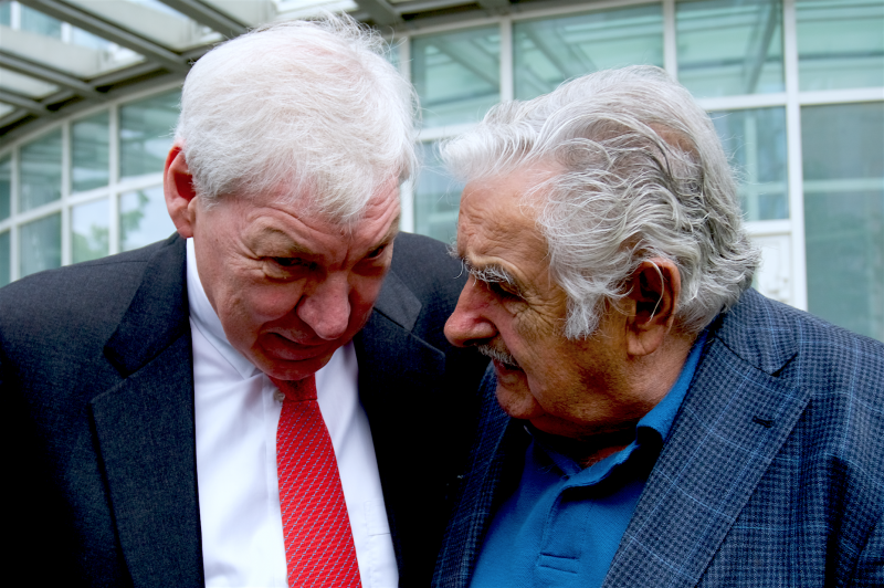 Vize-Vorsitzender der FES, Michael Sommer, mit José Mujica