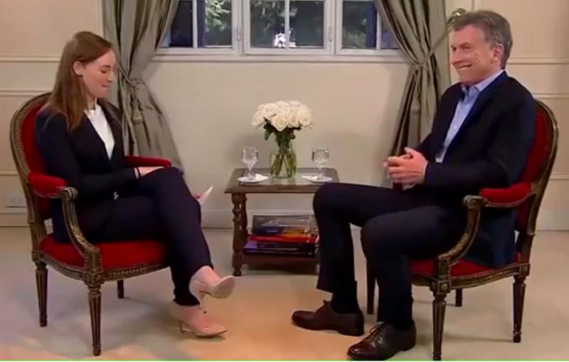 Staatspräsident Mauricio Macri im Gespräch mit Karla Zabludovsky von "Buzzfeed" (Screenshot)