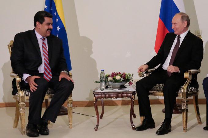 Stabilisierung des Erdölpreises war auch Thema zwischen dem Präsidenten von Venezuela, Nicolás Maduro, und seinem russischen Amtskollegen Wladimir Putin am Rande des 23. Weltenergiekongresses in Istanbul