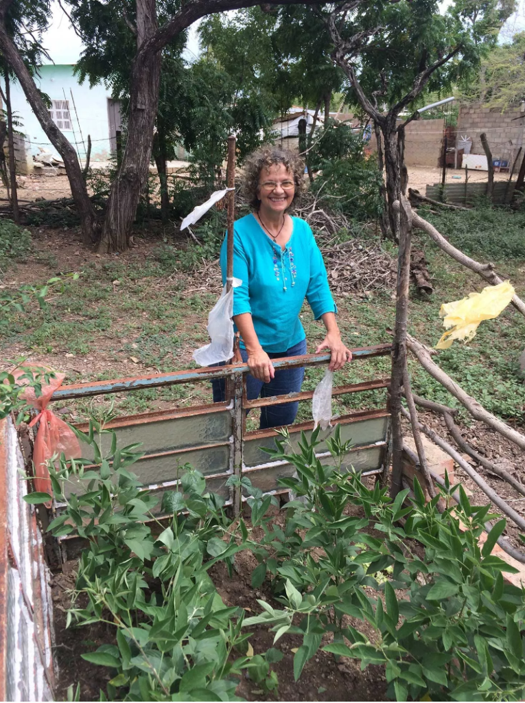 Myriam Gimenez im Garten hinter ihrem in Haus in Carora (7. Juni 2016)