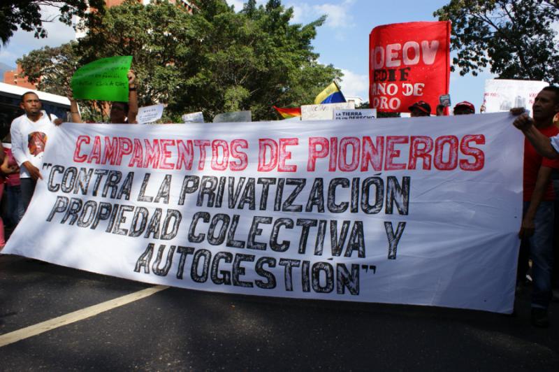"Pionierlager - gegen Privatisierung, für kollektives, selbstverwaltetes Eigentum"