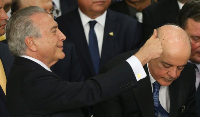 De-facto-Prädident Michel Temer (links im Bild) setzte am vergangenen Freitag José Serra (rechts) als neuen Außenminister ein