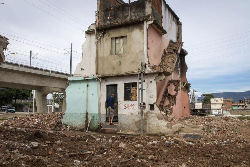 Das Viertel Beira Rio in Manguinhos leistet Widerstand gegen den Druck der Landesregierung (29.05.2013) Das Viertel Beira Rio in Manguinhos leistet Widerstand gegen den Druck der Landesregierung (29.05.2013)